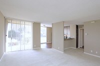1 BR, 1 BA - 670 SF - The Summit at Point Loma Apartamentos in San Diego, California