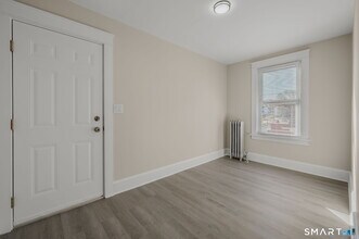 113 Pequot Ave in New London, CT - Building Photo - Building Photo