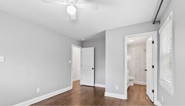6725 Castlegate Dr in Charlotte, NC - Building Photo - Building Photo