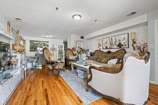 587 70th St in Guttenberg, NJ - Building Photo