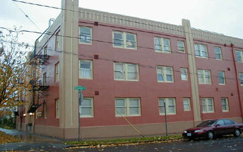 Castle Manor in Portland, OR - Foto de edificio - Building Photo