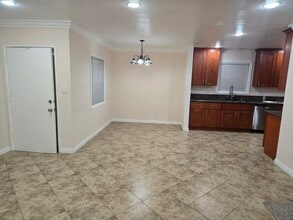 1645 W Wisteria Pl in Santa Ana, CA - Building Photo - Building Photo