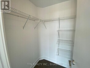 20-520 Shore Breeze Dr in Toronto, ON - Building Photo - Building Photo