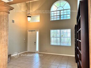 107 Hidden Hollow Dr in Palm Beach Gardens, FL - Foto de edificio - Building Photo