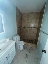 334 E 21st St in Hialeah, FL - Building Photo - Building Photo