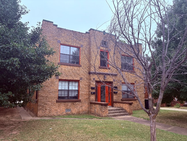 2600 NW 12th St in Oklahoma City, OK - Foto de edificio - Building Photo