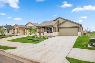 487 Alamito Ave in Kyle, TX - Building Photo - Building Photo