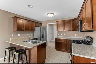 10013 Brompton Ct in Peoria, IL - Foto de edificio - Building Photo