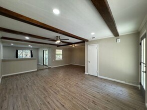 2624 Woodlawn Dr in Ennis, TX - Building Photo - Building Photo