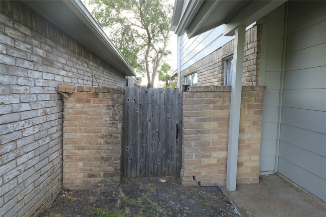 property at 6573 S Briar Bayou Dr