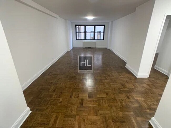 96-95 5th Ave in New York, NY - Foto de edificio - Building Photo