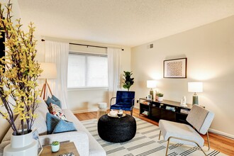 Haven Huntley Meadows in Alexandria, VA - Building Photo - Building Photo