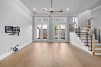 3420 W 12th St in Houston, TX - Foto de edificio - Building Photo