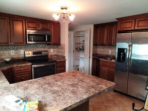 27 Spring St in East Bridgewater, MA - Building Photo - Building Photo