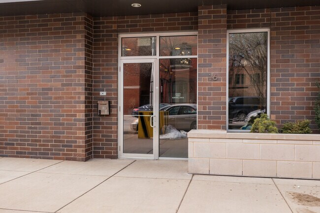 16 N Carpenter St in Chicago, IL - Building Photo - Building Photo
