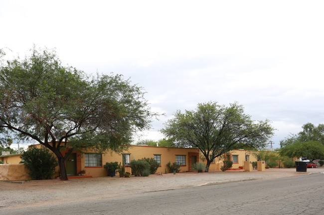 Tumbleweed Apartments in Tucson, AZ - Building Photo - Building Photo