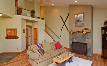 31261 Milton Ln in Evergreen, CO - Building Photo - Building Photo