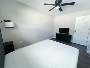1743 W Chapel Dr in Deltona, FL - Building Photo - Building Photo