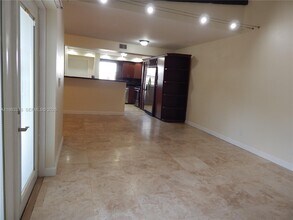 6959 SW 110th Ct in Miami, FL - Building Photo - Building Photo