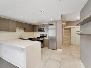 1730 Sawtelle Blvd, Unit #214 in Los Angeles, CA - Building Photo - Building Photo