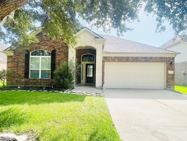 property at 4702 Sedgewood Dr