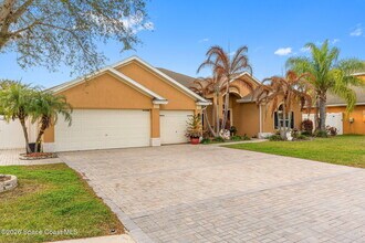 273 Wading Bird Cir SW in Palm Bay, FL - Building Photo - Building Photo