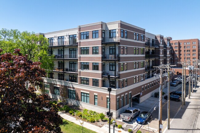 Maeve on Ridge in Evanston, IL - Building Photo - Building Photo
