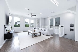 2022 Groveland Glen Dr in Houston, TX - Foto de edificio - Building Photo