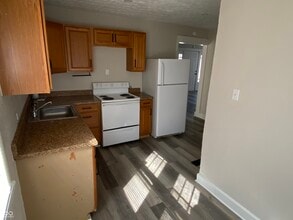 2002 Arrow Ave in Anderson, IN - Building Photo - Building Photo