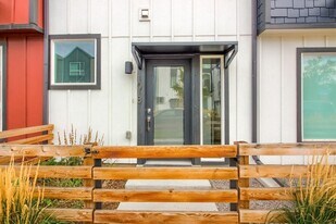 1018 Depew St in Lakewood, CO - Building Photo