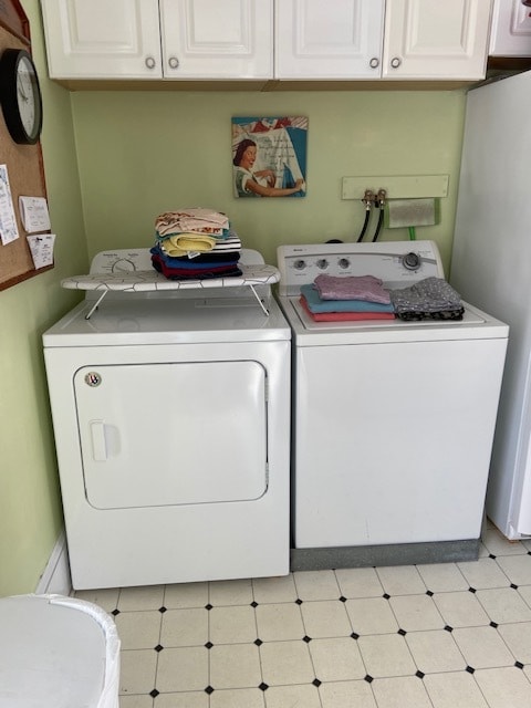 16 Rustcraft Rd in Dedham, MA - Foto de edificio - Building Photo