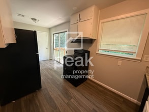 121 26th Ave NW in Center Point, AL - Building Photo - Building Photo