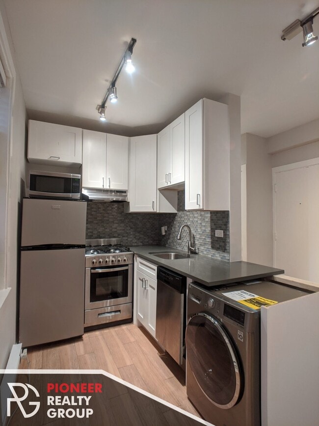 515 W Belmont Ave, Unit 23