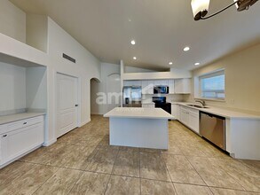 10412 W Albeniz Pl in Tolleson, AZ - Building Photo - Building Photo