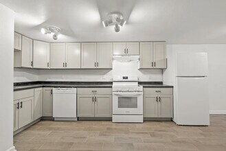 8009 University Ave, Unit 8011 in Cedar Falls, IA - Building Photo - Building Photo