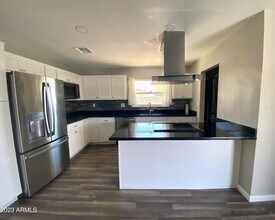 4627 W Rose Ln in Glendale, AZ - Building Photo - Building Photo