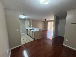 5455 Vineland Rd in Orlando, FL - Building Photo - Building Photo