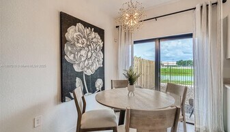 413 NE 1st Ave in Florida City, FL - Building Photo