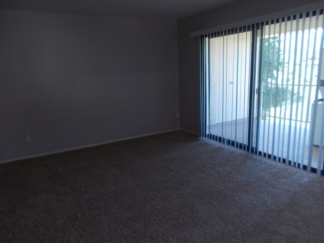13034 Wimberly Square in San Diego, CA - Building Photo - Building Photo
