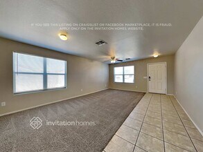 2443 W Mobile Ln in Phoenix, AZ - Foto de edificio - Building Photo