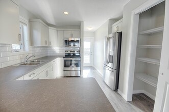 739 Coalbrook W in Lethbridge, AB - Building Photo - Building Photo