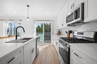 836 Island Ct in San Diego, CA - Foto de edificio - Building Photo