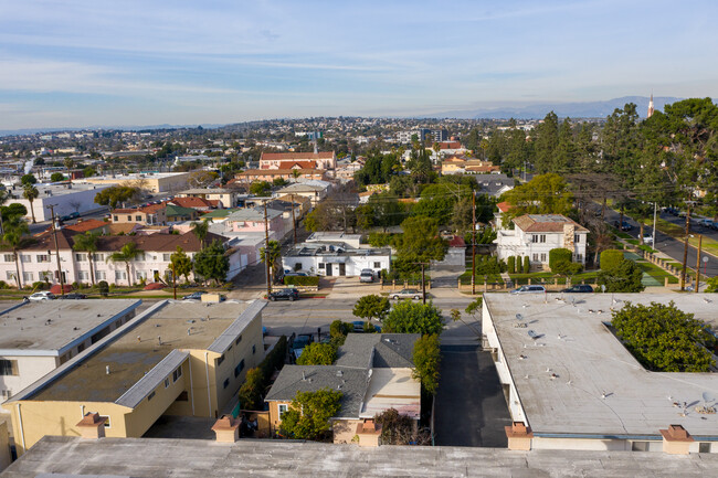 424 E Regent St in Inglewood, CA - Building Photo - Building Photo