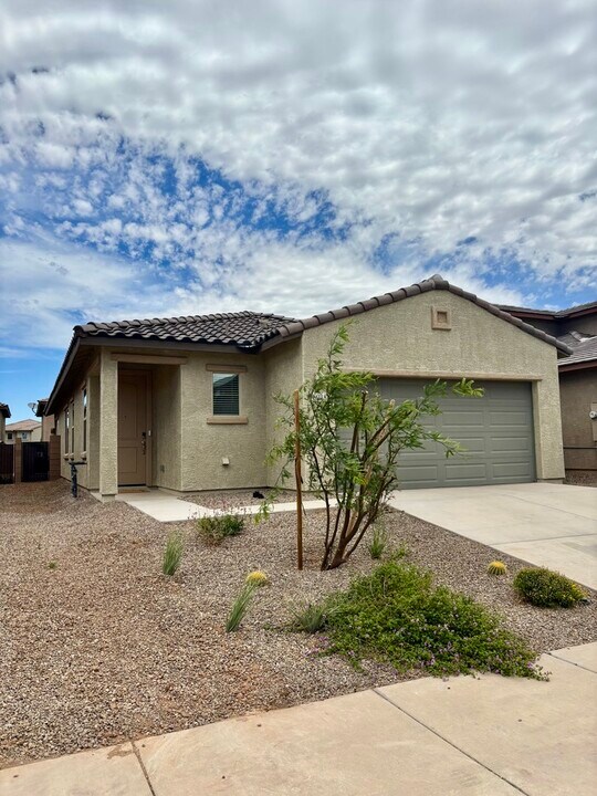 6948 W Jadewood Ln in Tucson, AZ - Building Photo