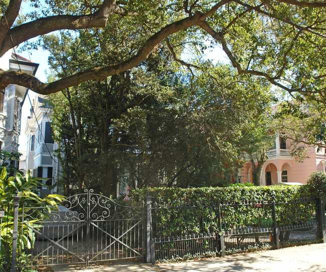 1427 Jackson Ave in New Orleans, LA - Building Photo - Building Photo