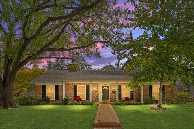 10603 Lynbrook Dr in Houston, TX - Foto de edificio - Building Photo