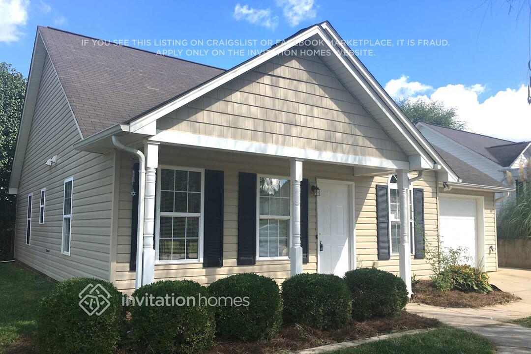 960 Faye St in Statesville, NC - Building Photo