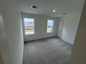 9006 Cape Birdland Dr in Baytown, TX - Building Photo - Building Photo