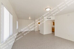 7051 S 6th Ave in Tucson, AZ - Building Photo