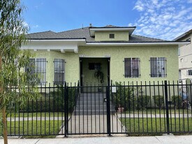 1016 W 108th St in Los Angeles, CA - Building Photo